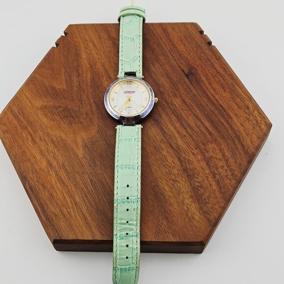 Dickies Women's Round Dial Watch Pastel Mint Green Leather Band Casual Everyday - Picture 4 of 6